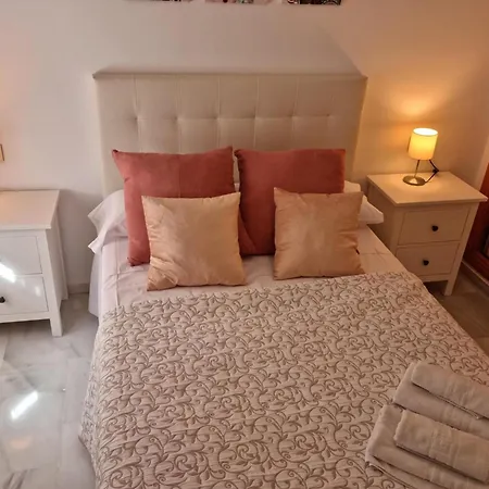 Casas Nuevas 12 *